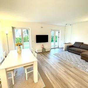 Guest Martilla Luxury & Garden Apartment Garda (Verona)